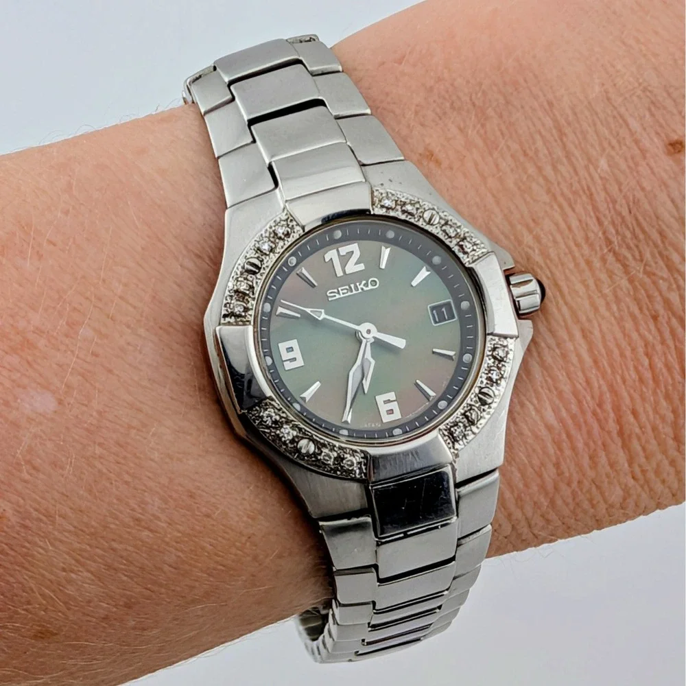 Seiko Coutura 7N82-0BF0 Diamond Bezel MOP Sapphire Women's Watch 28mm 7